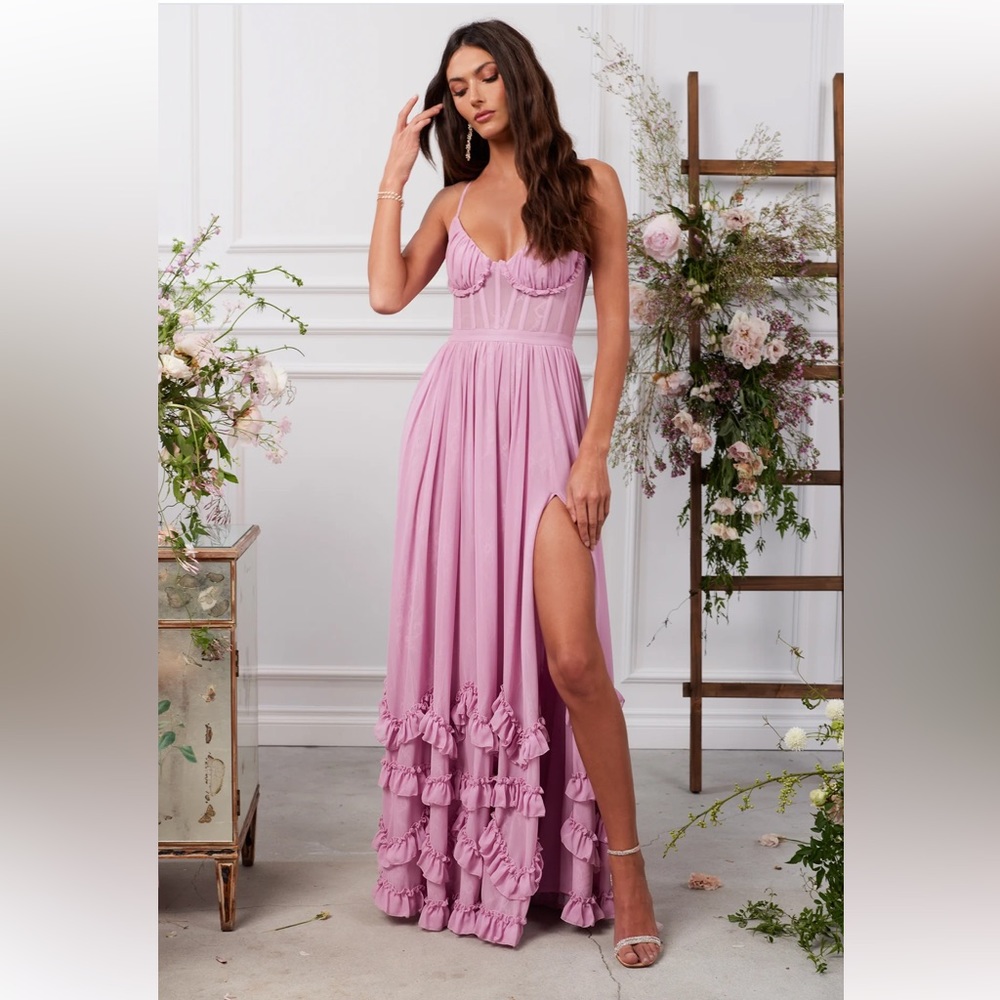 https://vchapmanstudio.com/products/the-carmen-dress-in-mauve-mist